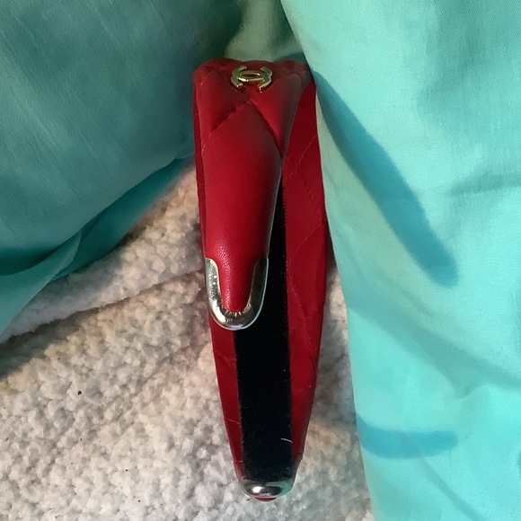 CHANEL Red Quilted Hair Accessory Rare Vintage - Picture 12 of 13